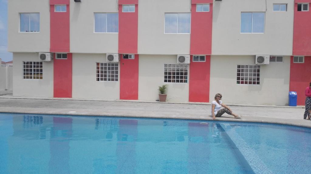 Hotel Pikeiro Blue Manta Ngoại thất bức ảnh