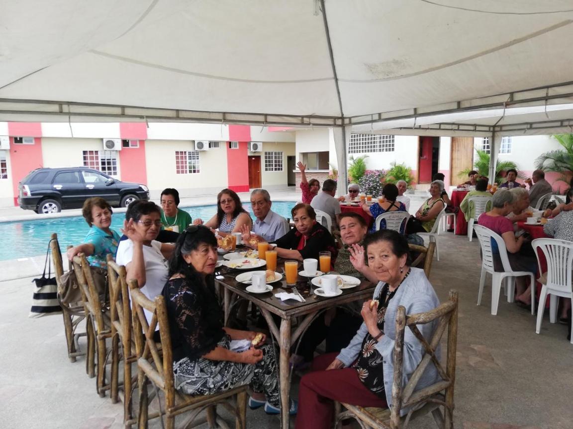 Hotel Pikeiro Blue Manta Ngoại thất bức ảnh