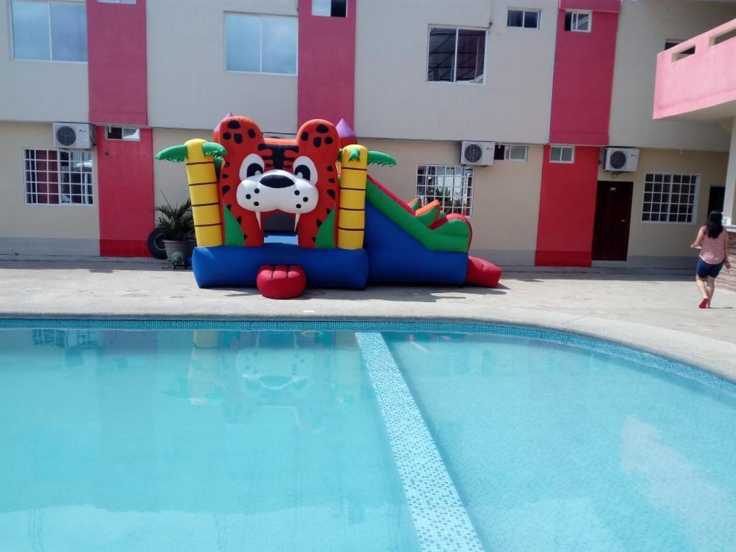 Hotel Pikeiro Blue Manta Ngoại thất bức ảnh